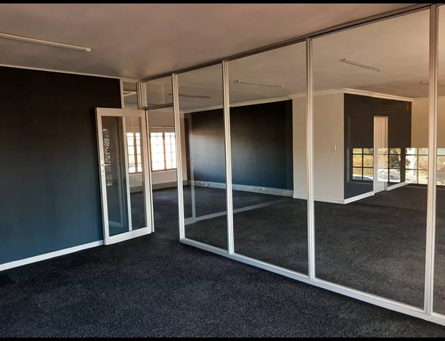 127M² OFFICE TO LET IN HILLCREST CENTRAL